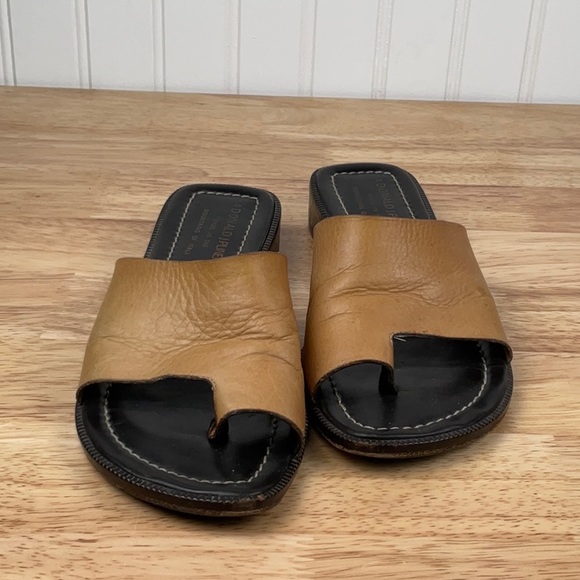 DONALD J PLINER tan leather sandals - Picture 9 of 16